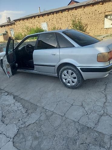 devo matiz: Audi 90: 1993 г., 2 л, Механика, Бензин, Седан — 3