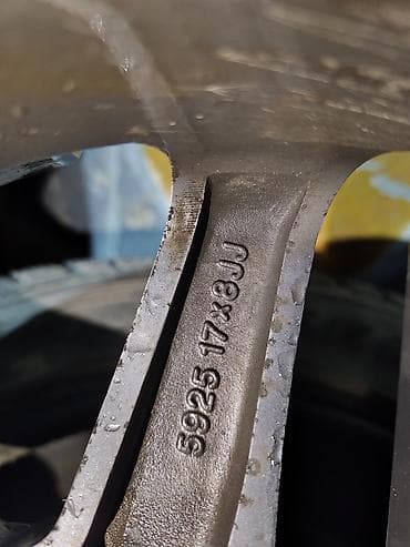 Диски: Литые Диски R 17 AMG, Комплект, отверстий - 5, Б/у — 8