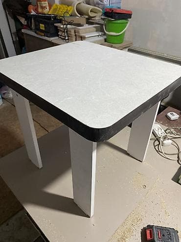 Продается Журнальный стол крышка из столешницы углы закругленные