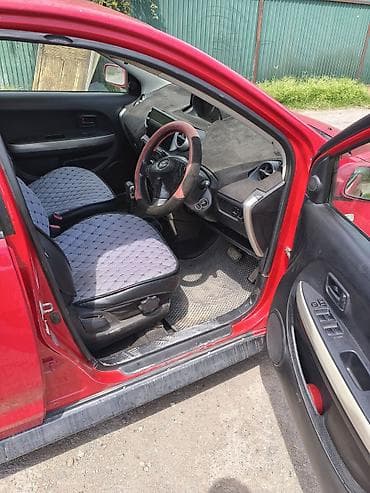 Продажа авто: Toyota Ist: 2002 г., 1.5 л, Автомат, Бензин, Хэтчбэк — 5