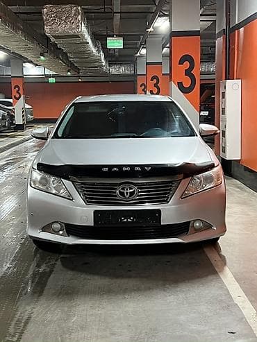 Toyota Camry: 2014 г., 2 л, Автомат, Бензин, Седан