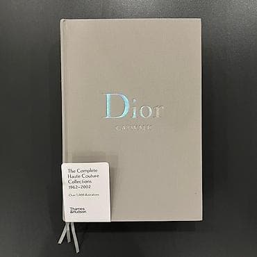 dior толстовка: Книга: Dior Catwalk. The Complete Collections Издательство: Thames — 1
