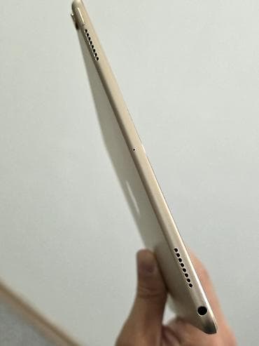 Планшеты: Планшет, Apple, 10" - 11", Wi-Fi, Б/у, Классический цвет - Золотой — 4