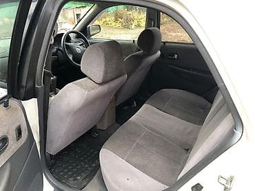 daf 75: Mazda 323: 1999 г., 1.9 л, Автомат, Дизель, Седан — 7