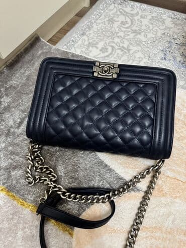 Сумка Chanel Boy - Материал: натуральная кожа с фактурной стежкой