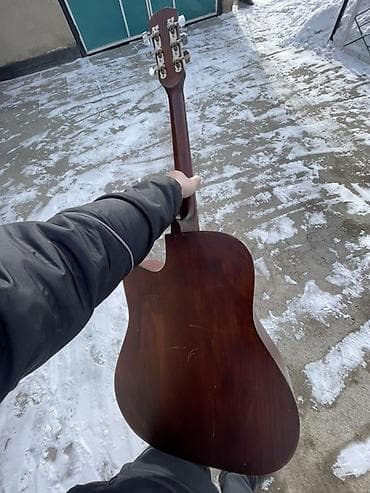 Продается Акустическая гитара формата дредноут с вырезом (cutaway) для