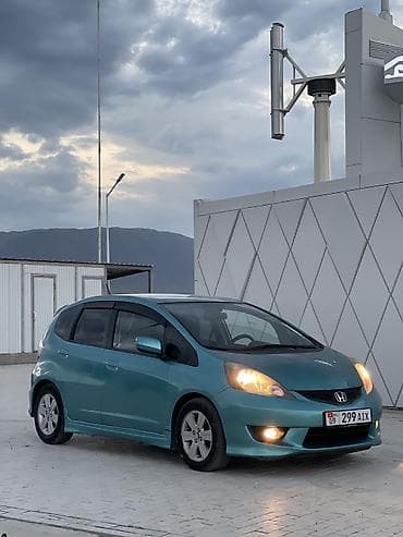 tayota vitz: Honda Fit: 2011 г., 1.5 л, Автомат, Бензин, Хэтчбэк — 5