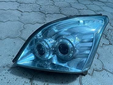 Передняя левая фара Toyota 2003 г., Б/у
