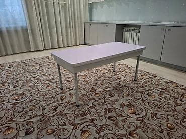 ученический стол с полками: Оборудование для детского сада - кроватки, парты, столы. Б/у в — 2