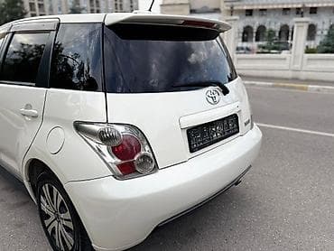портер рядом: Toyota Ist: 2003 г., 1.5 л, Автомат, Бензин, Хэтчбэк — 2