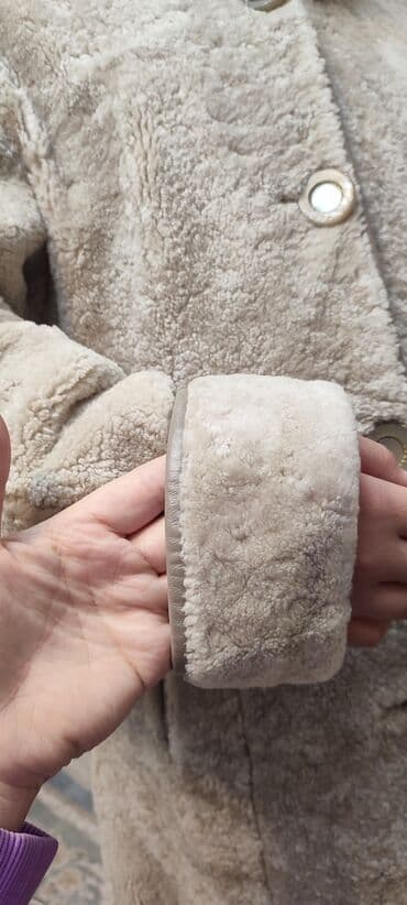 шерстяные кофты женские больших размеров: Дубленка, Классическая модель, Длинная модель, С капюшоном, M — 8