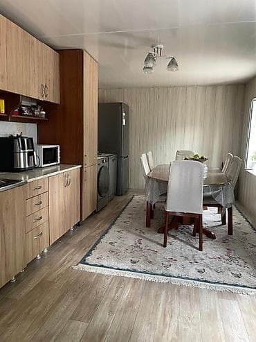 18: Продаётся частный дом с закрытым двором. 4 комнаты 70 кВ метров + — 6