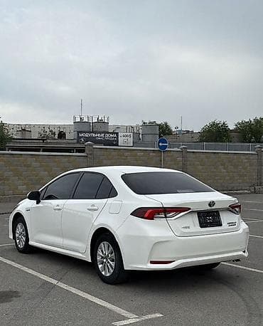 Продажа авто: Toyota Corolla: 2023 г., 1.8 л, Вариатор, Гибрид, Седан — 3
