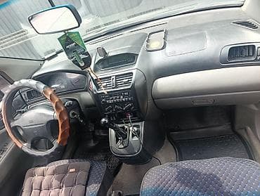 space runner: Mitsubishi Space Wagon: 2003 г., 2 л, Механика, Бензин, Минивэн — 6