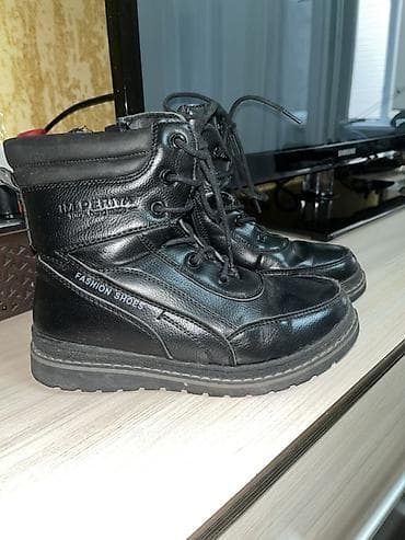 foot patch: Черные утепленные ботинки на шнуровке. Б/у - Размер: 36 (маркировка на — 2