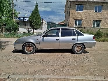 Daewoo Nexia: 2010 г., Механика, Бензин, Седан