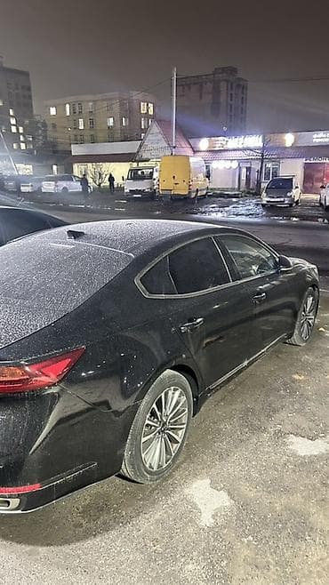 Другие автомобили: Бизнес‑седан черного цвета с современным дизайном и богатым — 5