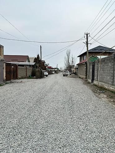 продаю дом ала тоо 1: Продаётся дом в ж/м Ала Тоо 5 соток,дом 193м2 •Дом из кирпича — 8