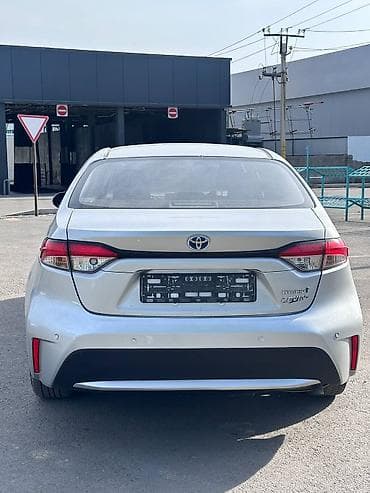 corolla: Toyota Corolla: 2020 г., 1.8 л, Вариатор, Гибрид, Седан — 5