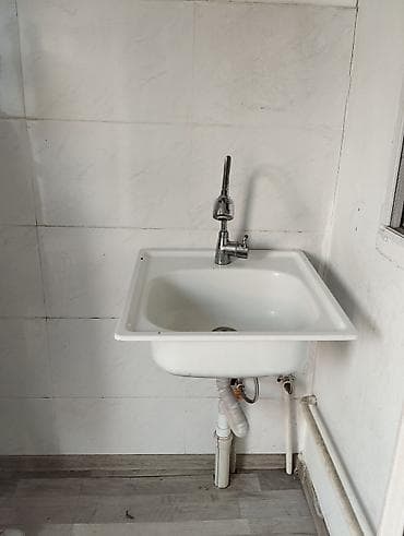 Раковина для кухни/постирочной с краном количество 4 штуки цена за