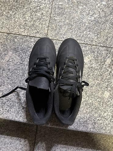 Эркектердин кроссовкасы, 41, Adidas, Колдонулган, түсү - Кара, Өзү алып кетүү