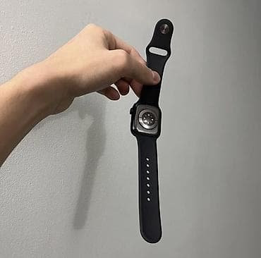 Смарт-часы: Apple Watch Series 7, 41mm. Аккумулятор: 95%. Покупался в iStore — 5