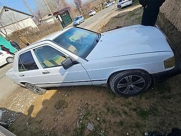 двигатель ford focus 1: Легковой автомобиль седан, белый цвет, 4 двери. Основные особенности — 2