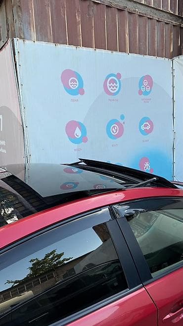 капот виш: Toyota Prius: 2012 г., 1.8 л, Вариатор, Гибрид, Лифтбек — 7