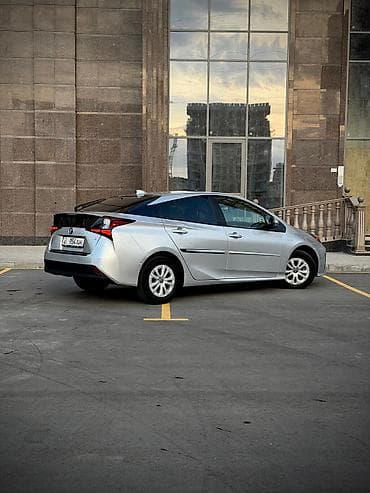 e53 4 8: Toyota Prius: 2019 г., 1.8 л, Вариатор, Гибрид, Хэтчбэк — 3
