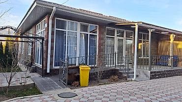 Сдаётся отдельный гостевой дом с большим остеклённым фасадом и крытой