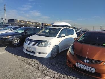 Toyota Ipsum: 2002 г., 2.4 л, Автомат, Бензин, Минивэн