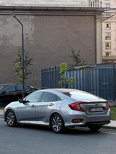 продаю хонда цивик: Honda Civic: 2018 г., 2 л, Вариатор, Бензин, Седан — 3
