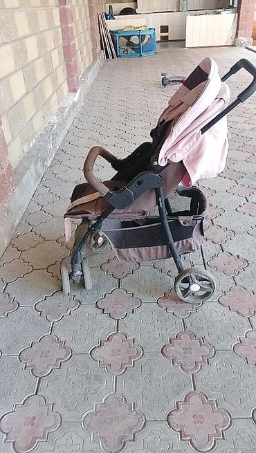 дуга на коляску: Прогулочная коляска с капюшоном - Компактная складная коляска типа — 1