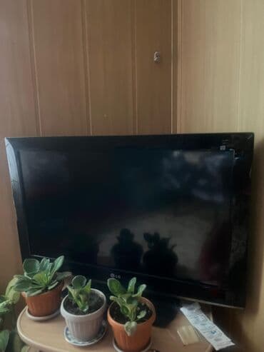 Видео оюндар жана приставкалар: Телевизор LG, диагональ примерно 32–37". Плоская панель, глянцевая — 2