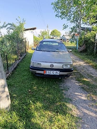 Унаа сатуу: Volkswagen Passat Variant: 1990 г., 1.8 л, Кол менен иштөөчү, Бензин, Универсал — 1