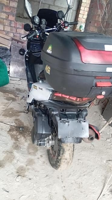 Мотозапчасти и аксессуары: Скутер/макси-скутер с тюнингом освещения и аксессуарами — 5