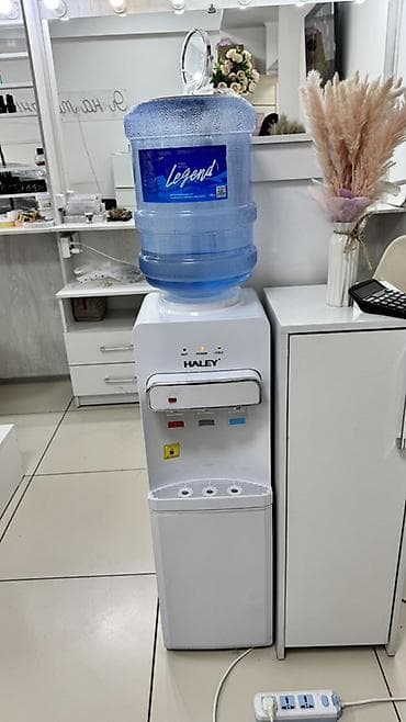 Бизнес үчүн жабдуулар: Сдается маникюрный стол в аренду 💛 Для мастера маникюра/педикюра. В — 3