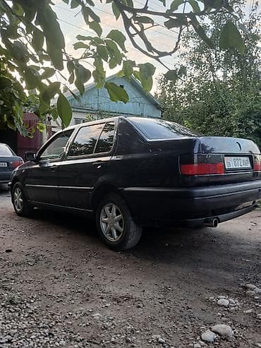 купить вента: Volkswagen Vento: 1995 г., 1.8 л, Механика, Бензин, Седан — 4