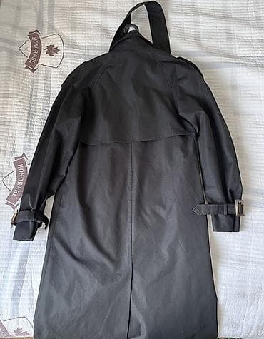 пиджак швея: Черный двубортный тренчкот классического кроя.
Размер XS-S — 2