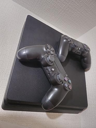 Техника и электроника: Продаётся Playstation 4 slim Есть подписка на игру 700+, Без — 2
