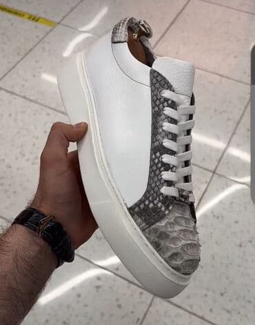 у настоящей женщины должна быть сумка: Мужские кроссовки, 43, Christian Louboutin, Новый, цвет - Белый, Самовывоз — 2