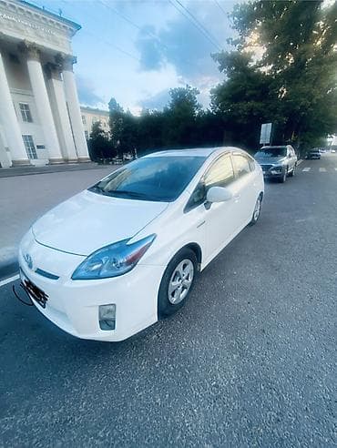 byd e2 2022: Toyota Prius: 2011 г., 1.8 л, Гибрид, Хэтчбэк — 1