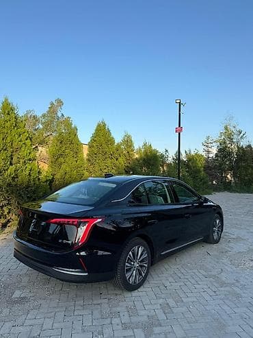 e6 3: Dongfeng : 2023 г., Электромобиль, Седан — 5