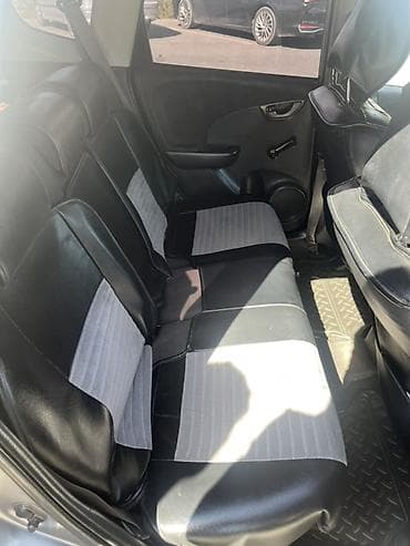 Продажа авто: Honda Jazz: 2009 г., 1.3 л, Вариатор, Бензин, Хэтчбэк — 7