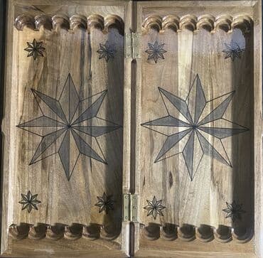 купить набор для игры в покер: Резной деревянный набор 2-в-1: шахматы и нарды - Материал: массив — 4