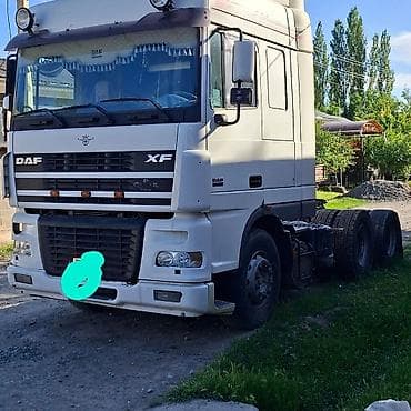 bmw g01: Тягач, DAF, 2004 г., Тентованный — 1