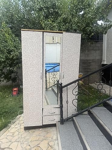 шифе: Шкаф б/у сатылат 2000 сом, самовывоз: 3- суроттогу сандык 2 шт бекер — 1