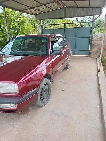 Volkswagen Vento: 1994 г., 1.8 л, Механика — 3