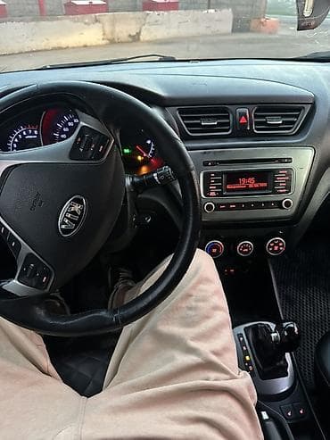 hyundai accent: Kia Rio: 2016 г., 1.6 л, Автомат, Бензин, Седан — 5