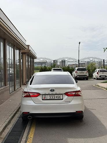 Toyota Camry: 2019 г., 2.5 л, Автомат, Гибрид, Седан — 6